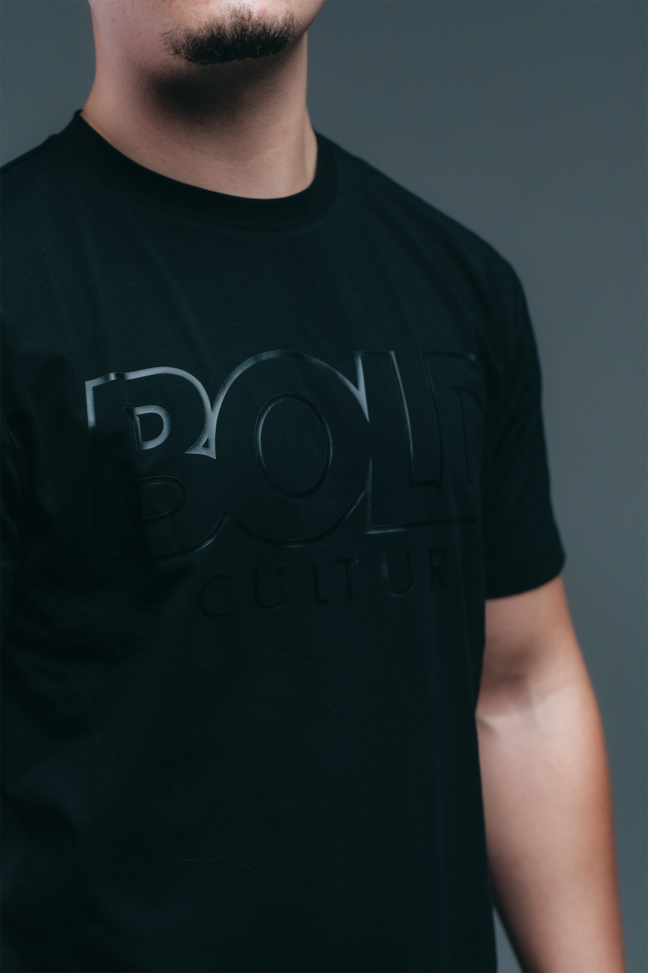 BLACK ON BLACK - CORE LOGO TEE