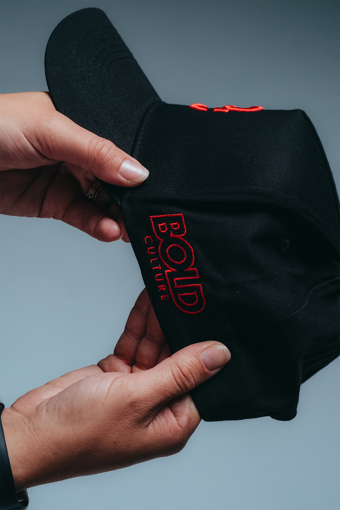 RED ON BLACK LOGO A FRAME CAP