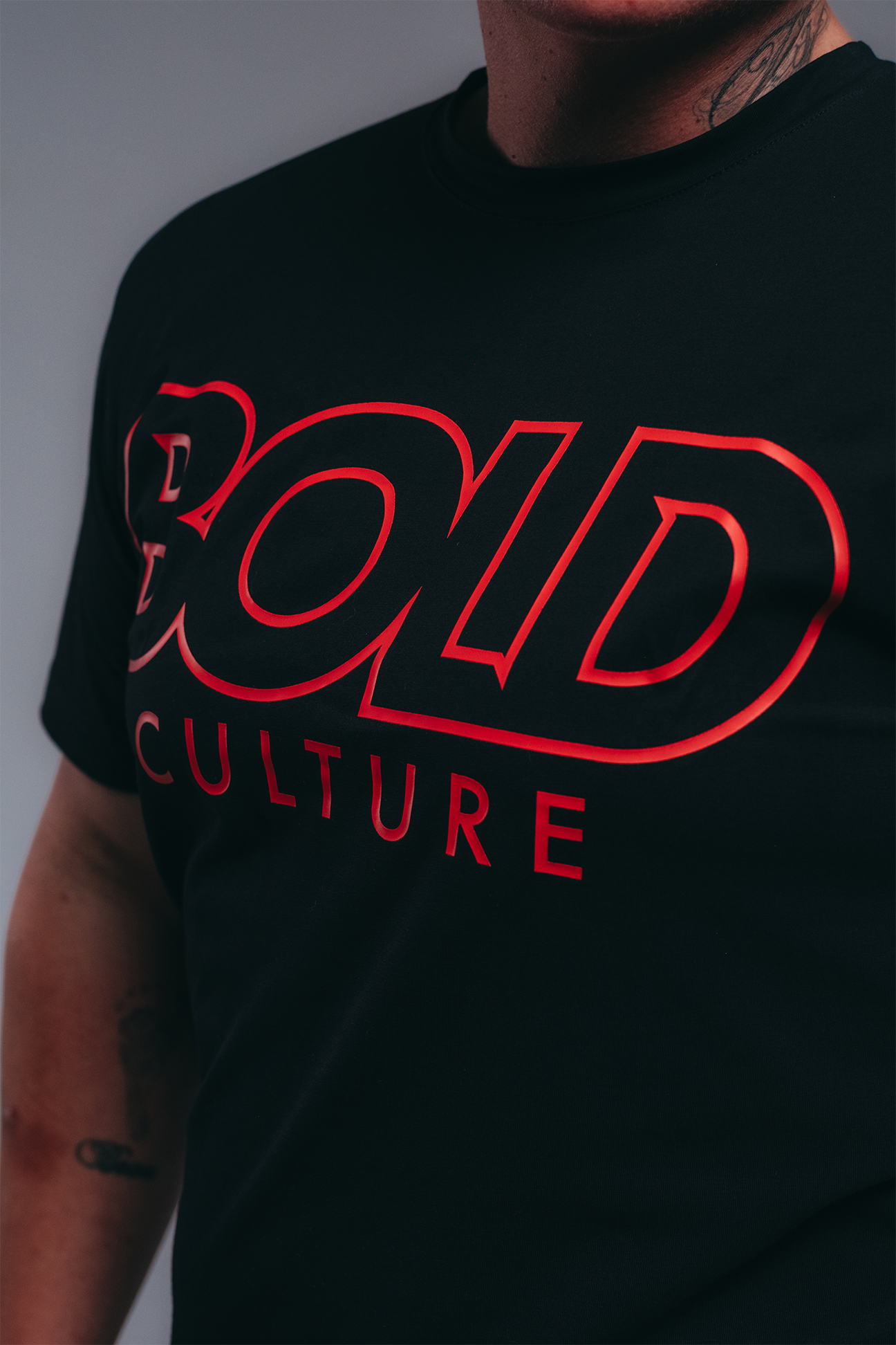 RED ON BLACK - CORE LOGO TEE