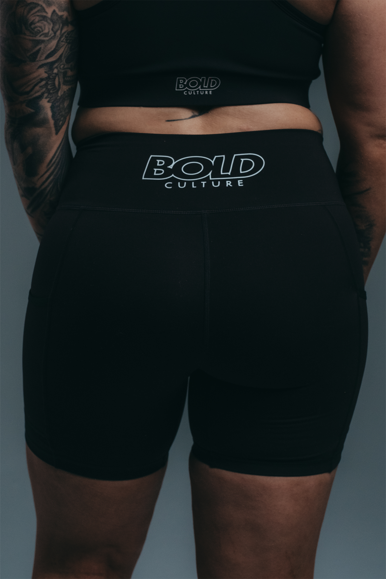 FEMALE LOGO SHORTS